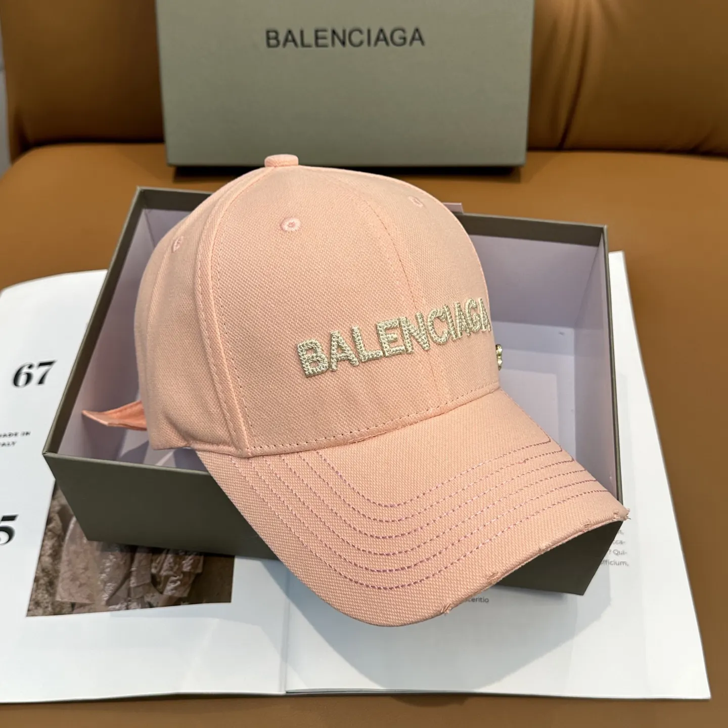 Balenciaga 棒球帽 精致搭配