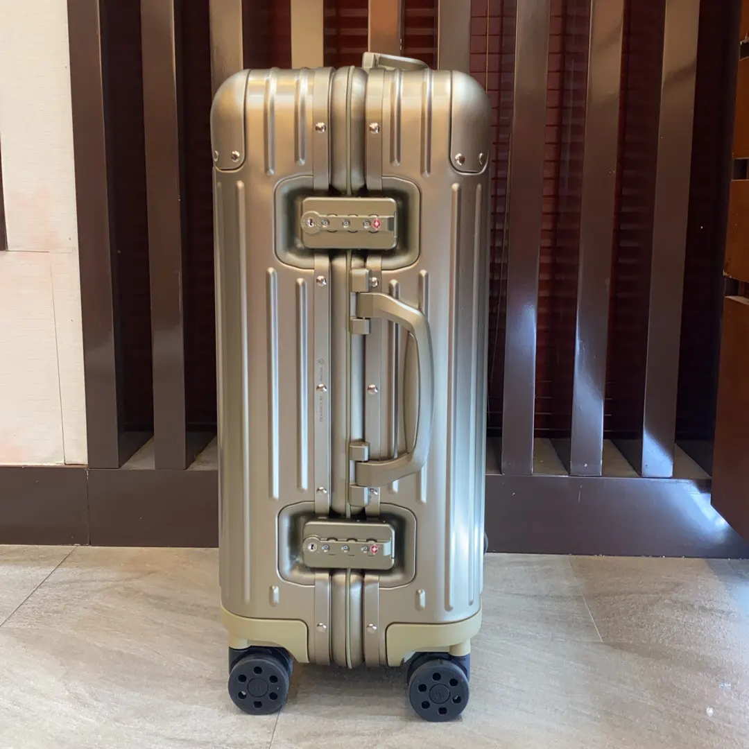 黑色 紅色 提花 各部件 零件logo一体成型 全部五金新模具 定制 行李箱 旅行拉杆款 輕便出行款