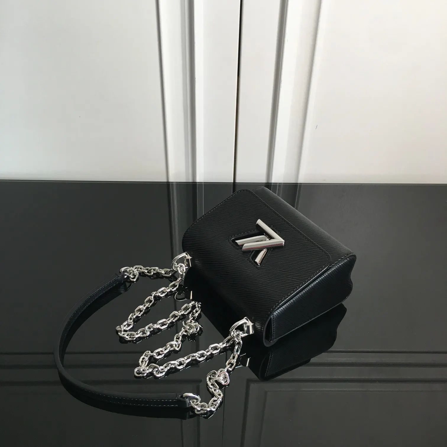 LV Twist Black Chain Crossbody Bag Image 9 LV Twist Black Chain Crossbody Bag Image 9
