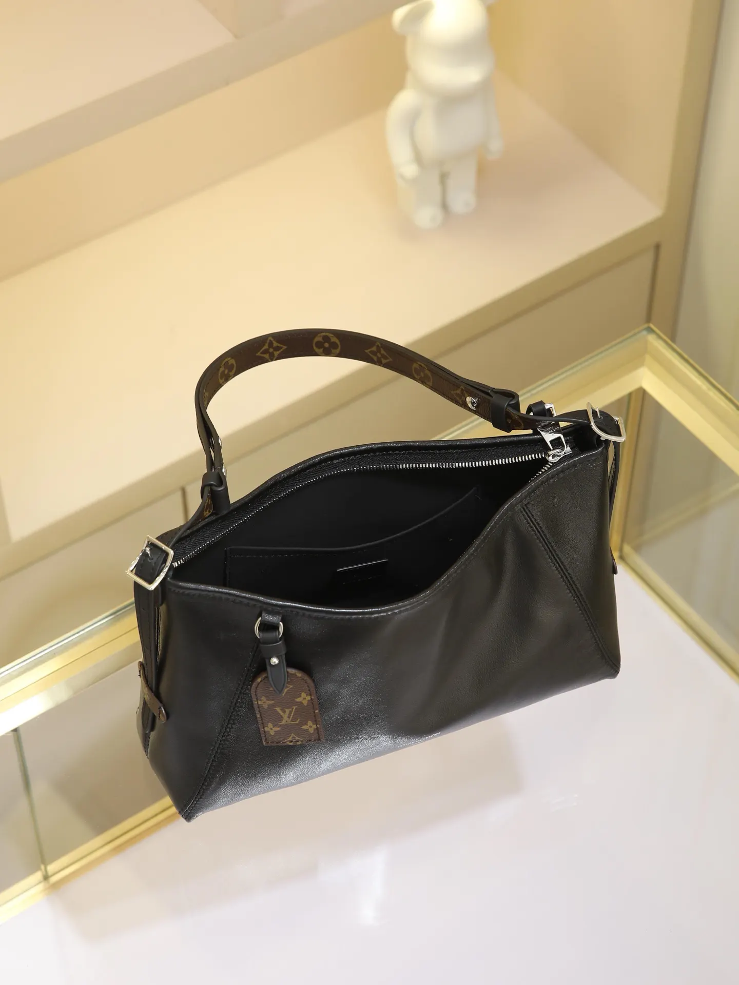 Louis Vuitton Black Silver Crossbody Bag Lightweight Image 10 Louis Vuitton Black Silver Crossbody Bag Lightweight Image 10