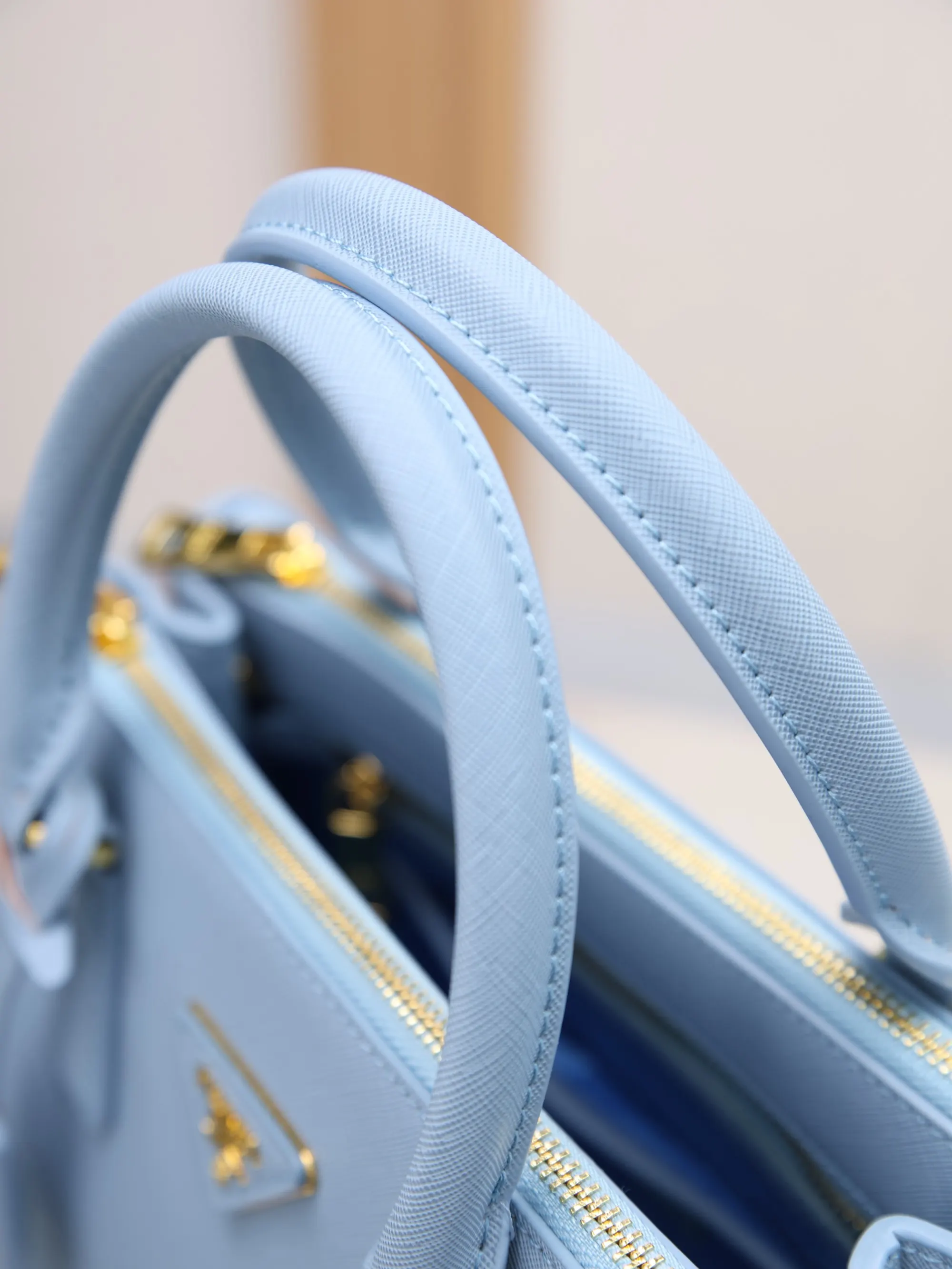 Prada Saffiano 十字纹牛皮 三角标 杀手包 经典手提 手提包