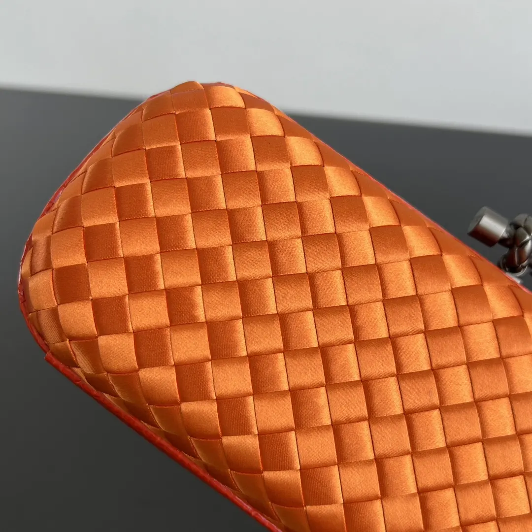 Bottega Veneta 化妝包 便携收納款