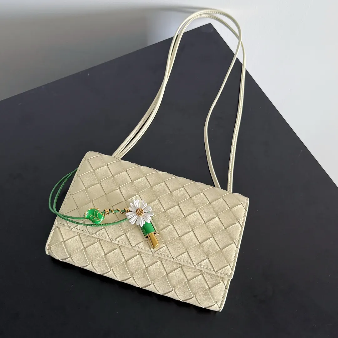 Bottega Veneta 皮革 手拿包 精致手拿款