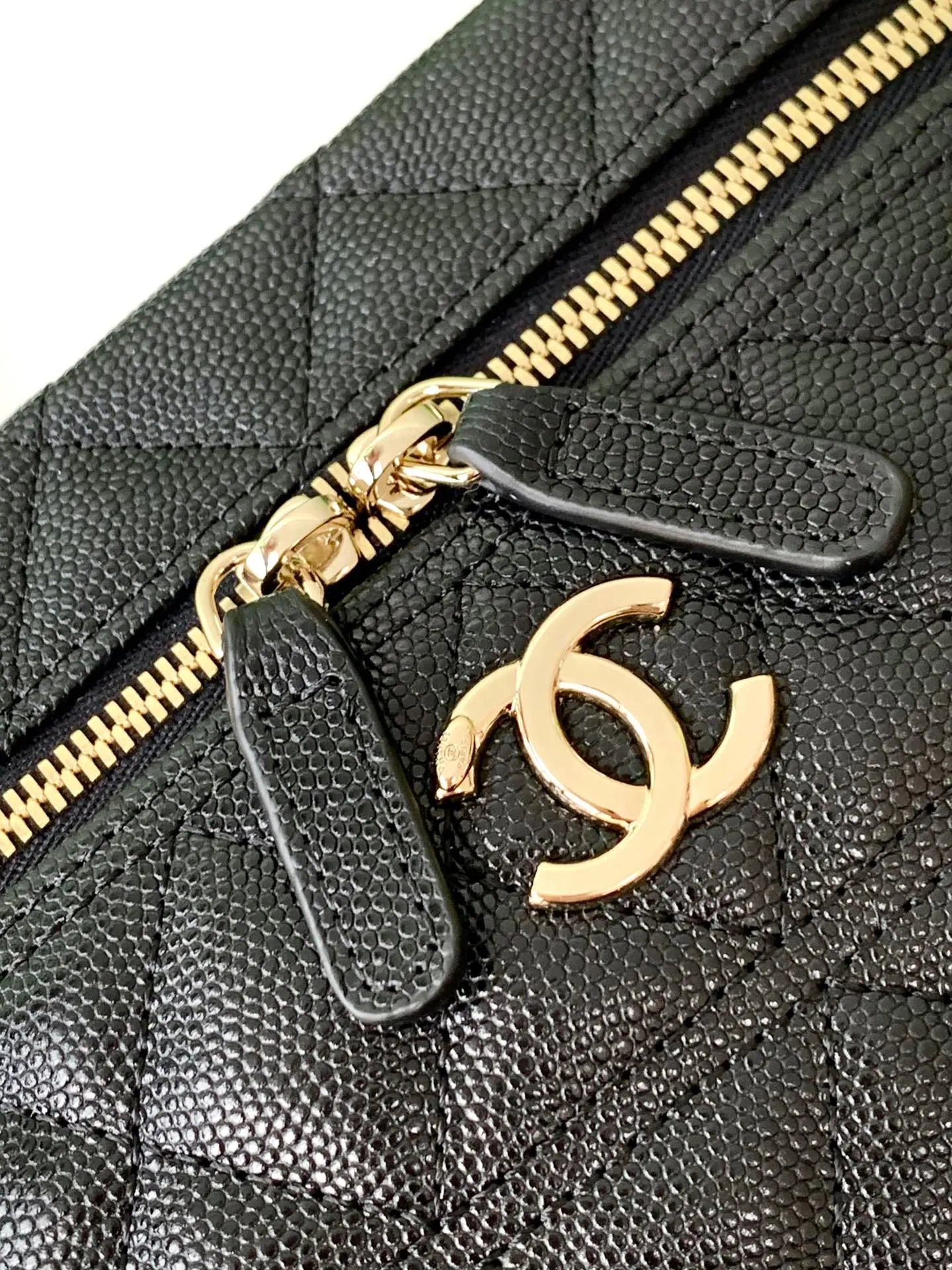 金色 小牛皮 饭盒包精致小巧链条手拿包 颗粒小牛皮 金色金 链条包 精致链条款