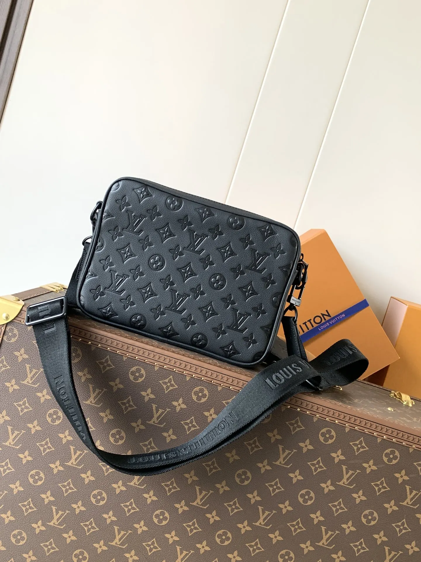 LV Trio Messenger black, messenger bag Image 3 LV Trio Messenger black, messenger bag Image 3