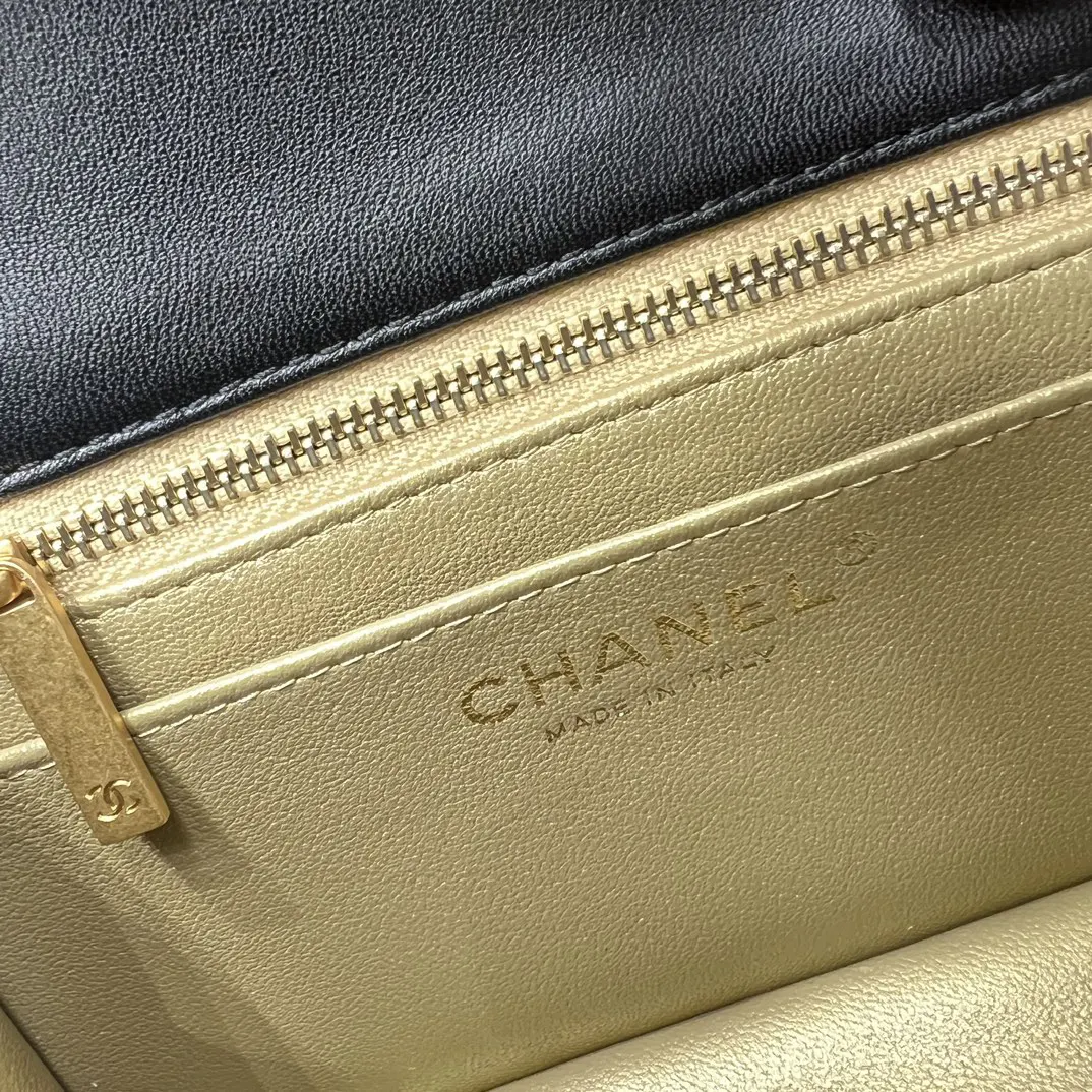 CHANEL 黑色小羊皮菱格链条包 金扣款