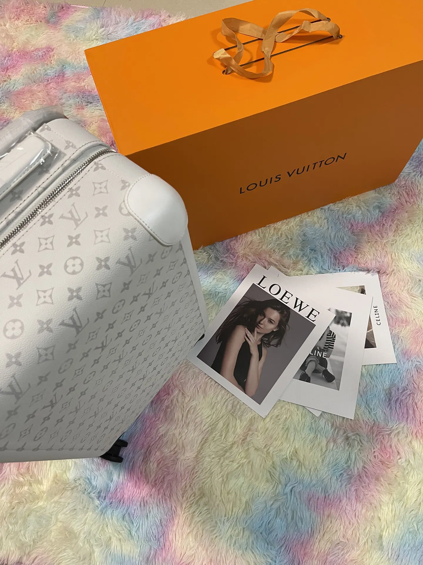 LV 銀色 帆布 工业設計行业翘楚 Marc Newson 为 行李箱 旅行拉杆款 輕便出行款