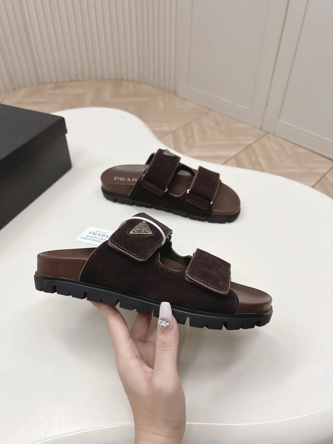 Prada 三角标 拖鞋 休闲凉拖