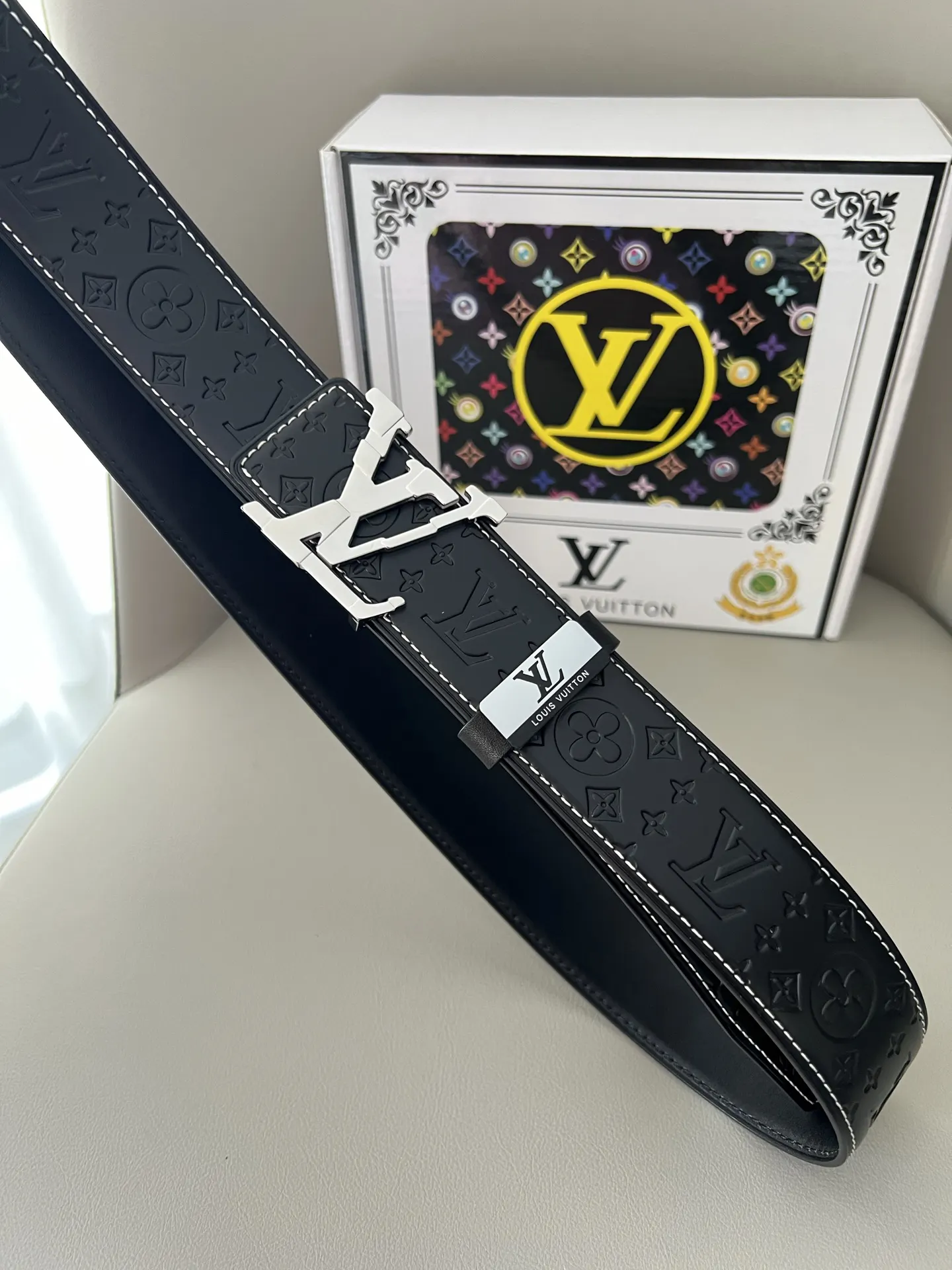 LV Double Sided Belt, Business Casual Image 5 LV Double Sided Belt, Business Casual Image 5