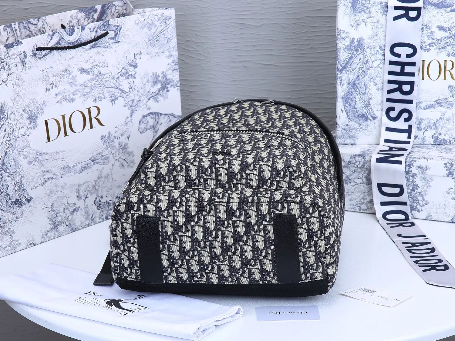 Dior 黑色 小牛皮 厂价 双肩包 实用双肩款