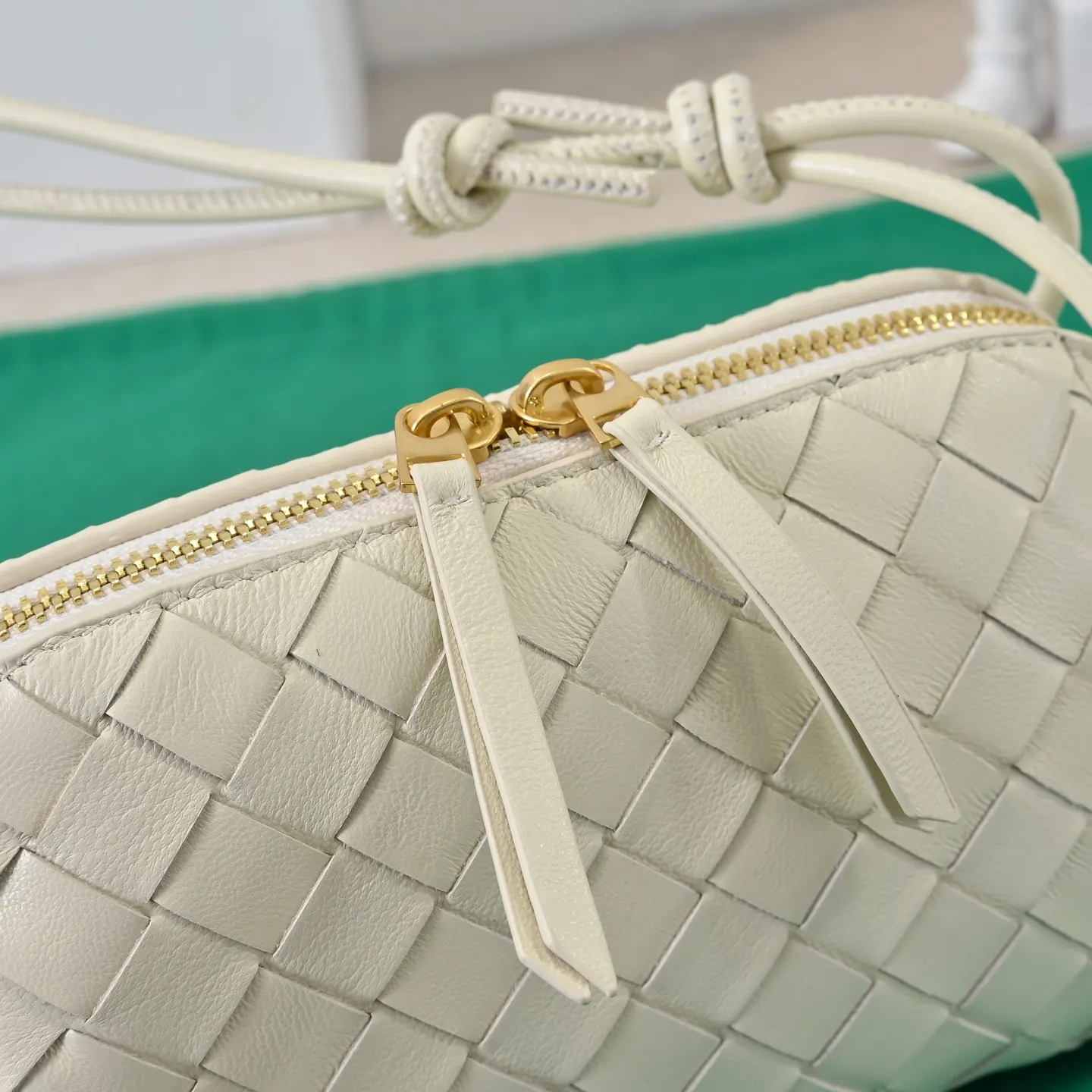 Bottega Veneta 腋下包 復古腋下背款