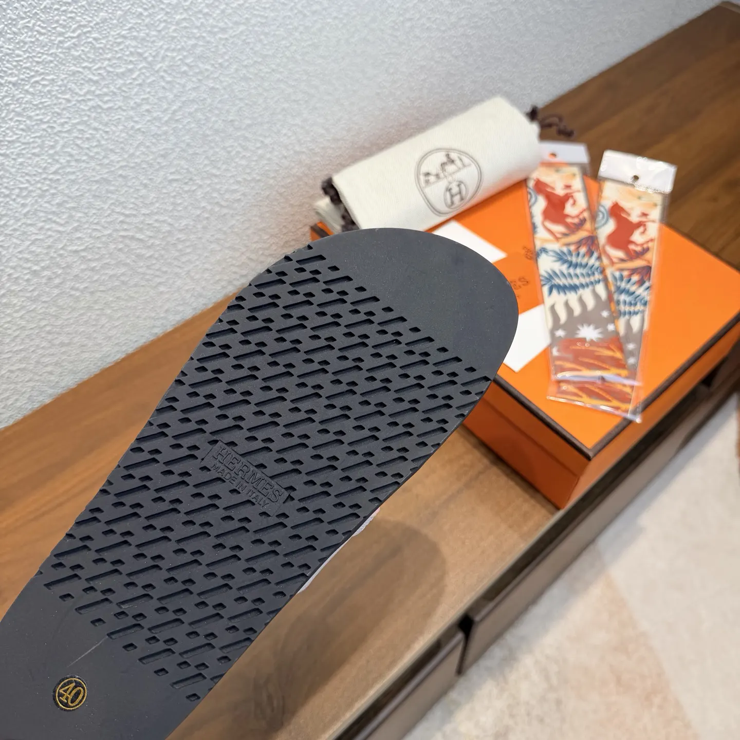 Hermès 经典 小牛皮 拖鞋 舒适