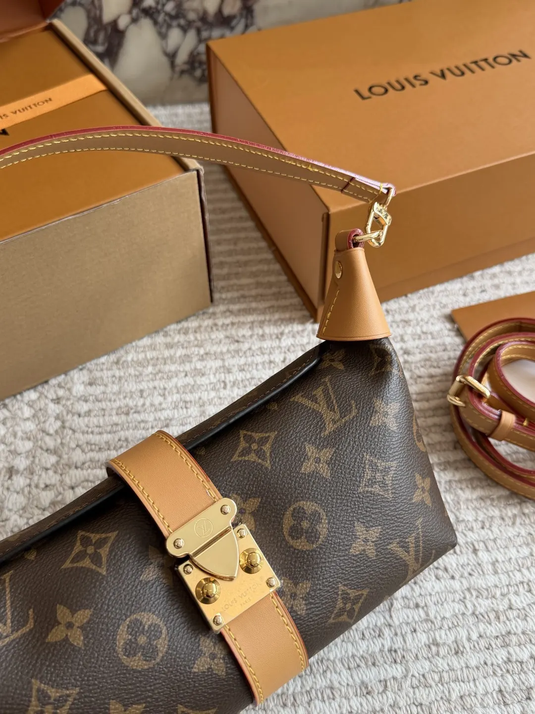 LV 粉色 牛仔 丹宁 盒 Pochette Mia 丹宁元宝包 雙肩包 实用雙肩款