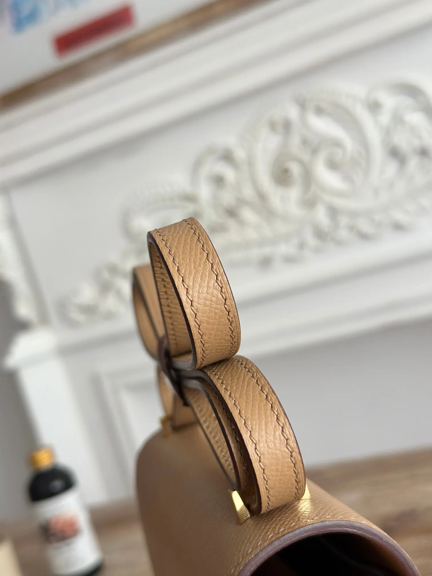Hermès Constance 奶茶色 Epsom掌纹牛皮 斜挎包 19cm