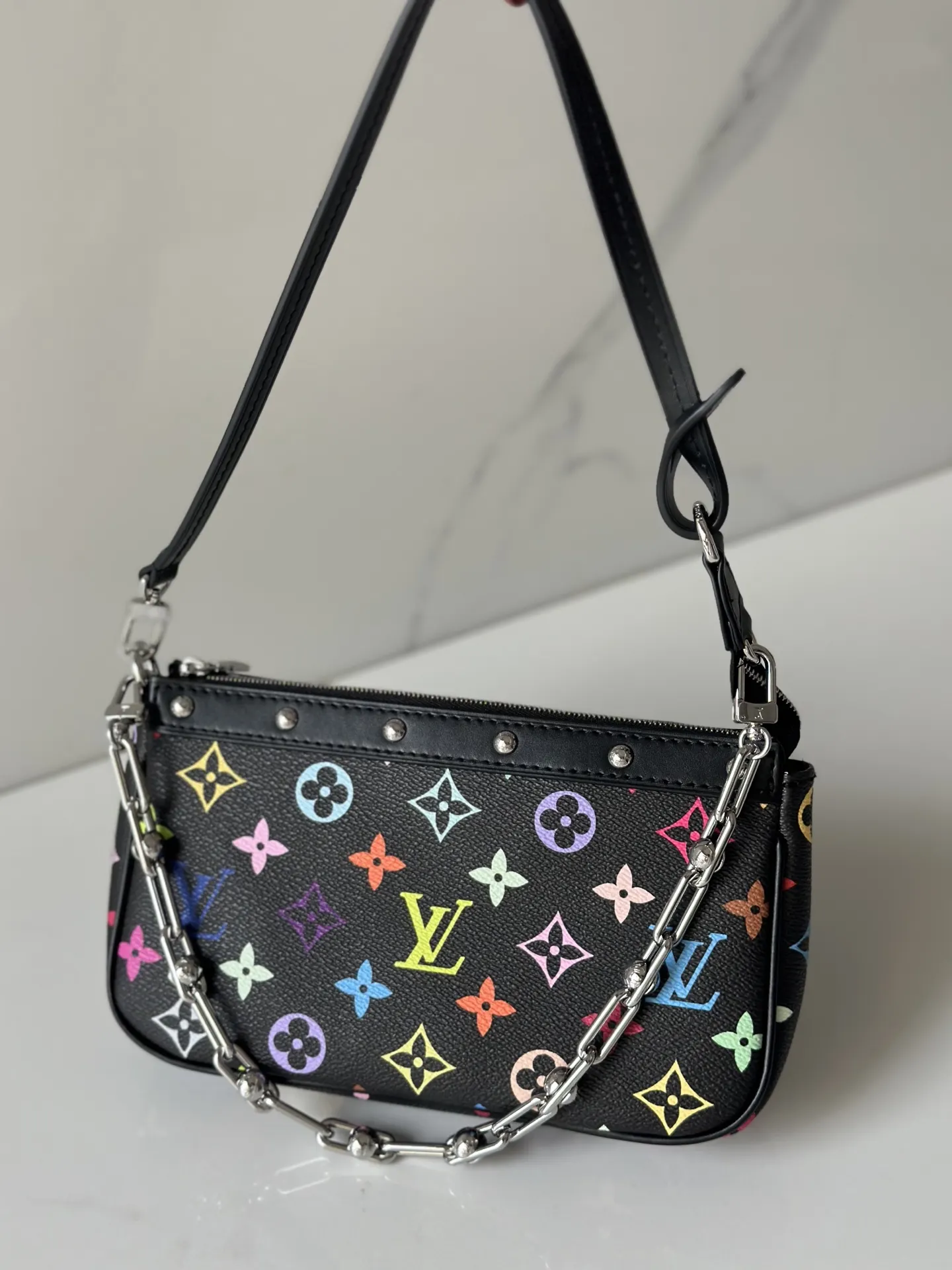 Louis Vuitton Chain Bag Leather