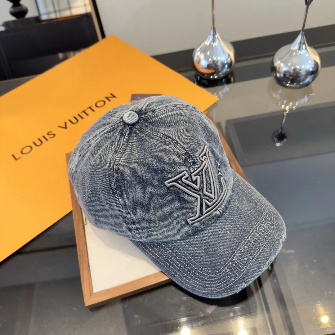 Louis Vuitton Fashion Item Casual