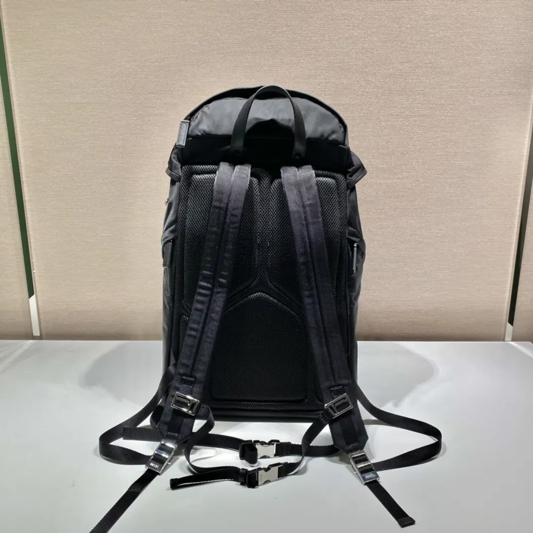 尼龍 登山包 雙肩背包采用进口尼龍面 雙肩包 实用雙肩款