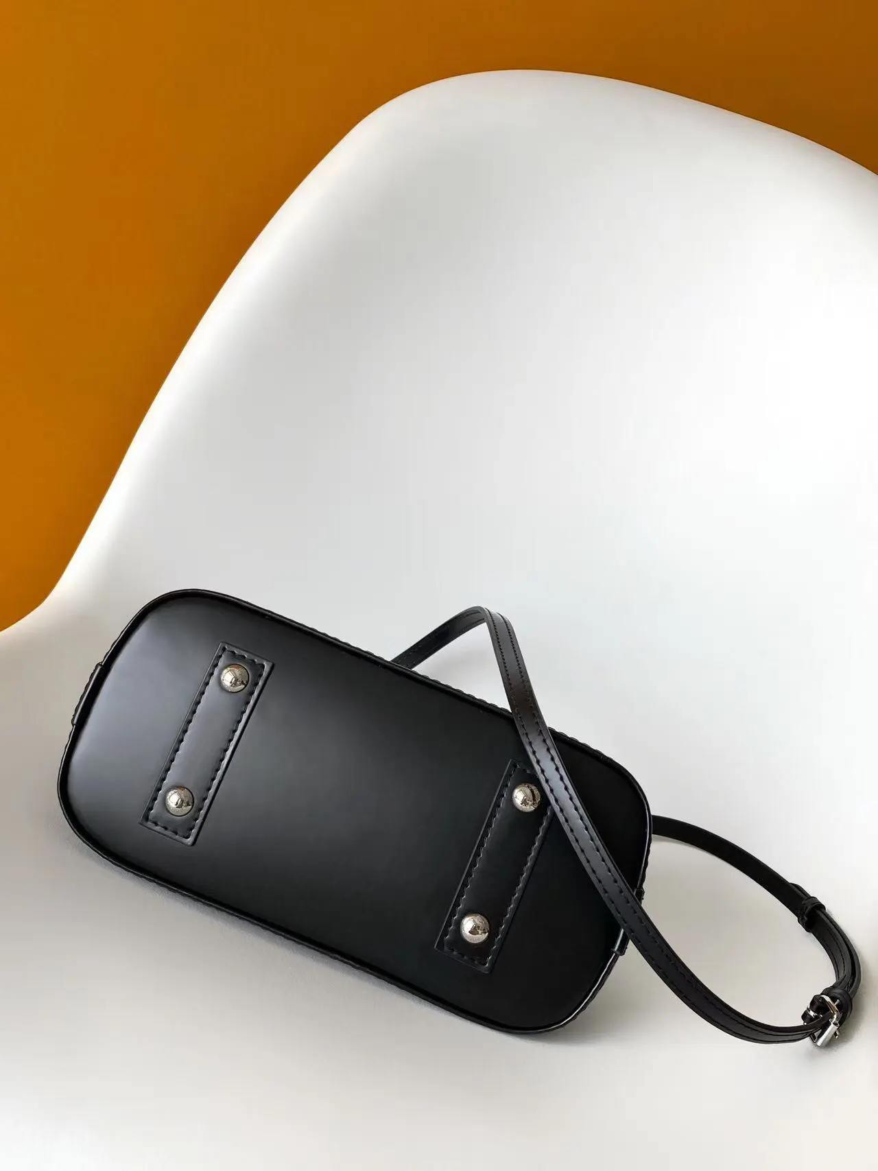 Alma 牛皮 斜挎包 轻便斜挎款