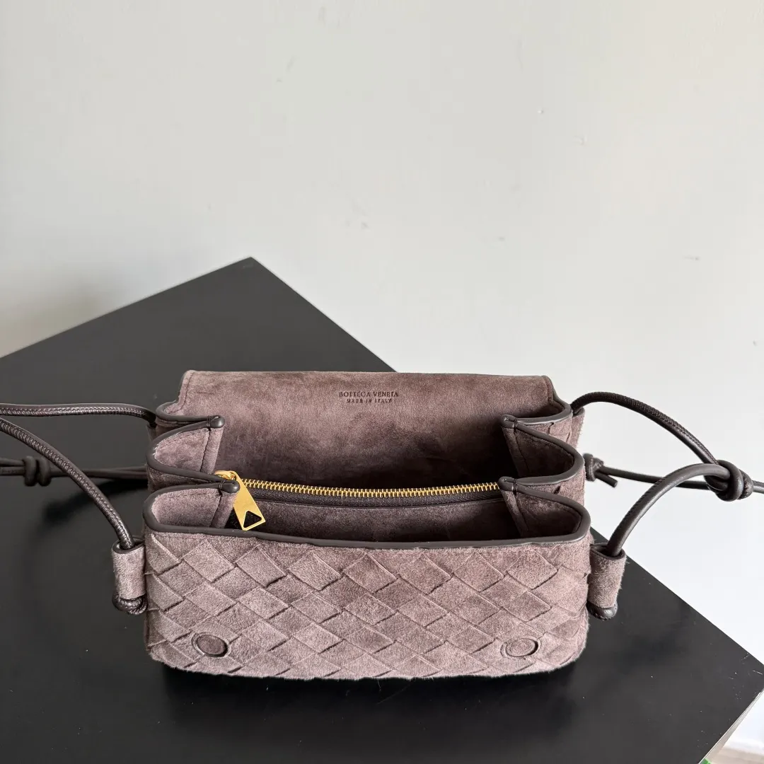 Bottega Veneta 手拿包 精致手拿款