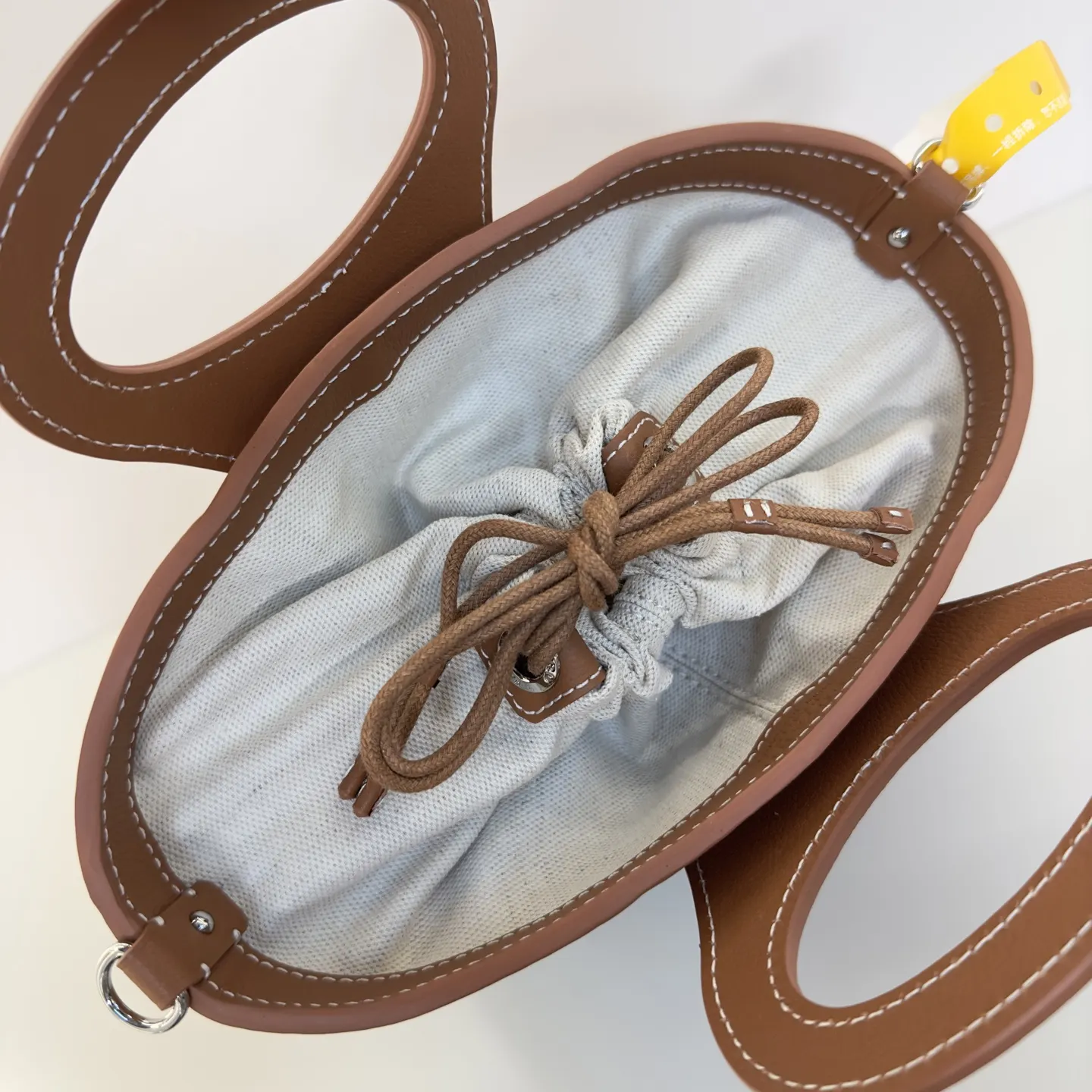 Goyard 菜篮子款式高級感封神 皮質手柄和肩带拼接質感拉满 低 手提包 通勤手提款(數字9) Goyard 菜篮子款式高級感封神 皮質手柄和肩带拼接質感拉满 低 手提包 通勤手提款(數字9)