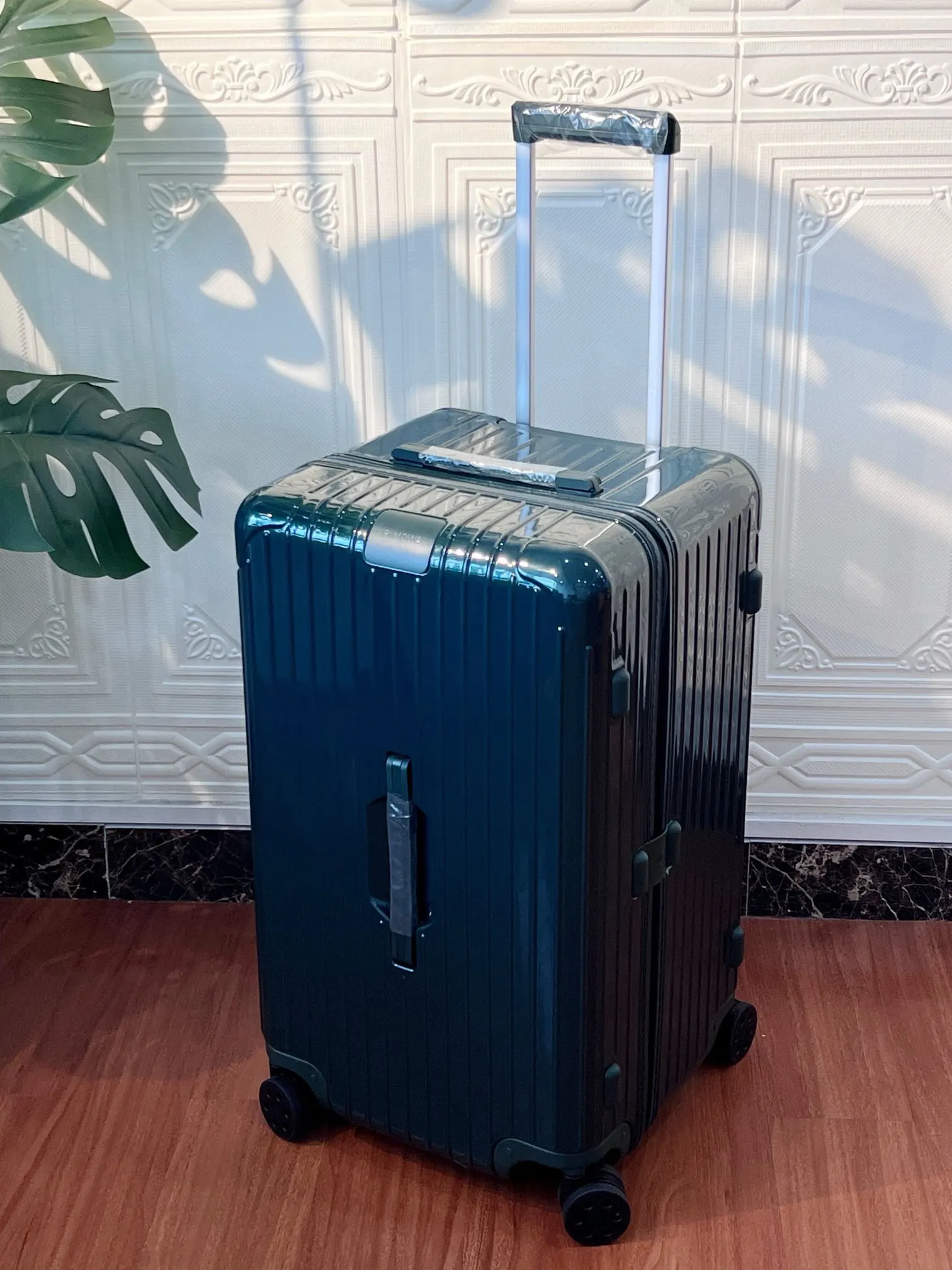 黑色 白色 Essential系列 墨綠 尺寸 行李箱 旅行拉杆款 輕便出行款