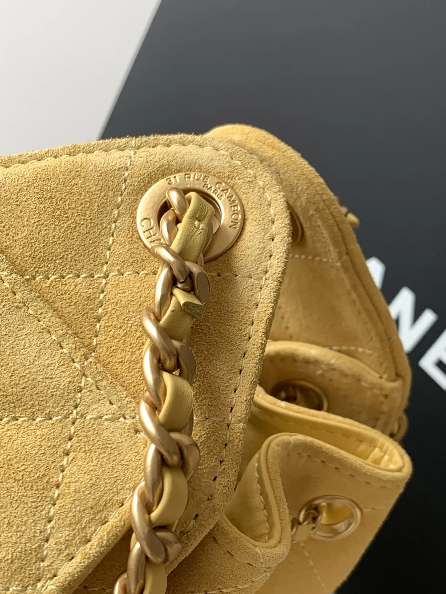 CHANEL 迷你磨砂皮 復古金币纽扣抽绳水桶包 菱格纹 经 鏈條包 精致鏈條款