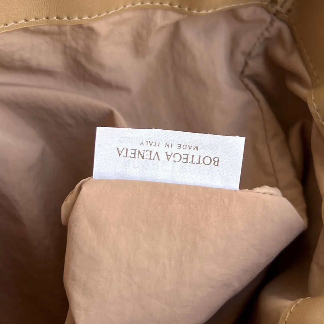 Bottega Veneta 牛皮 腋下包 復古腋下背款