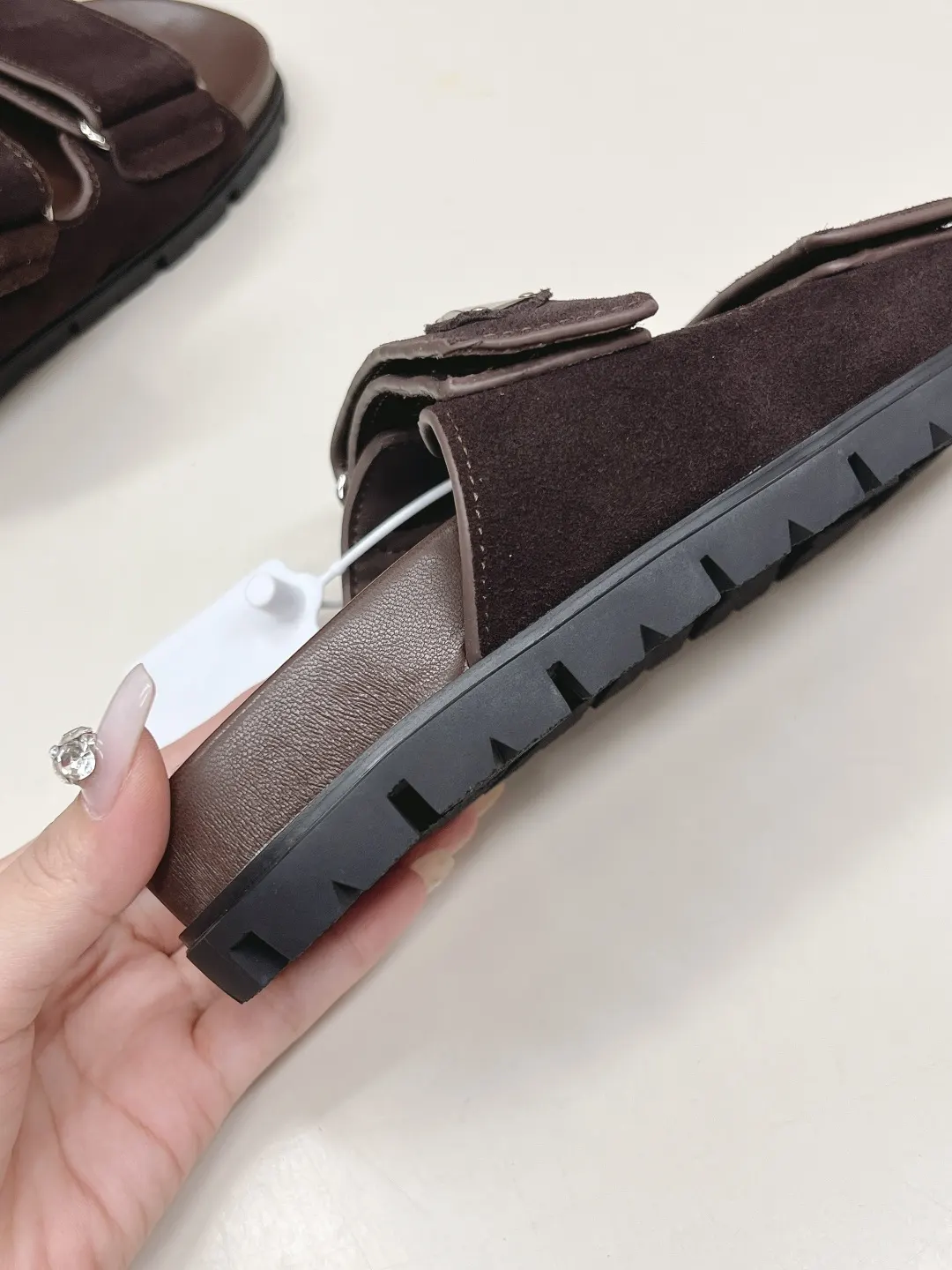 Prada 三角标 拖鞋 休闲凉拖