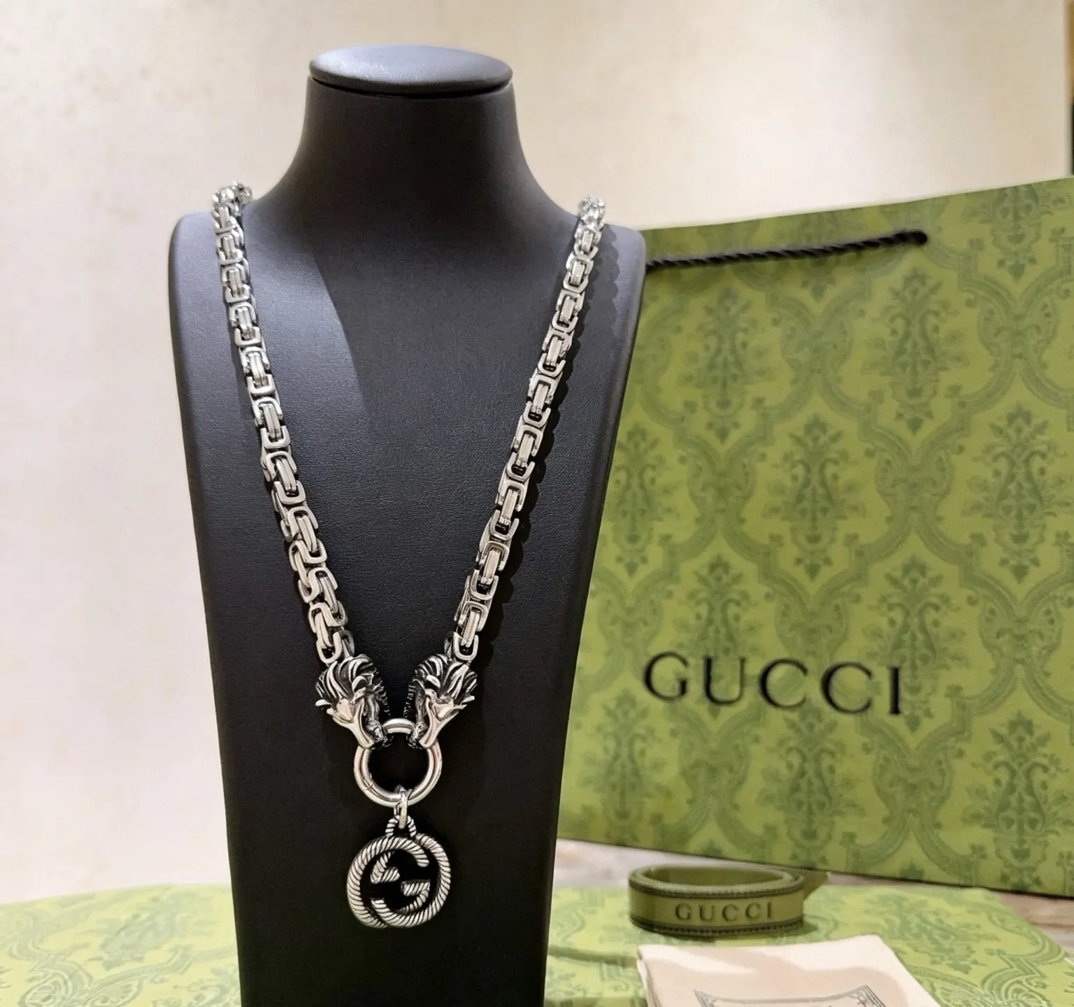 Gucci 链条包 单肩斜挎款