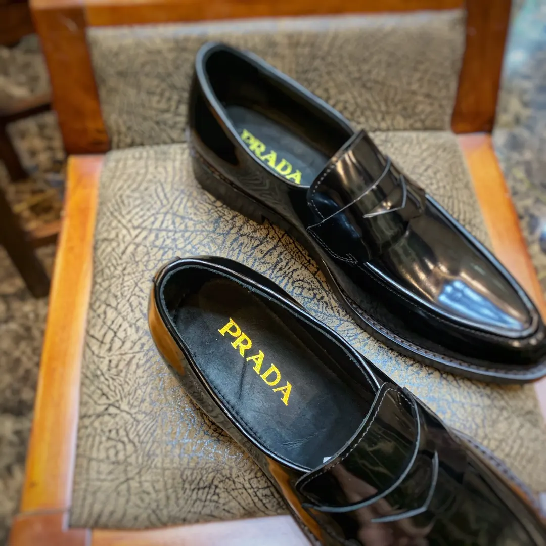 PRADA 牛皮 休闲鞋 舒适百搭款