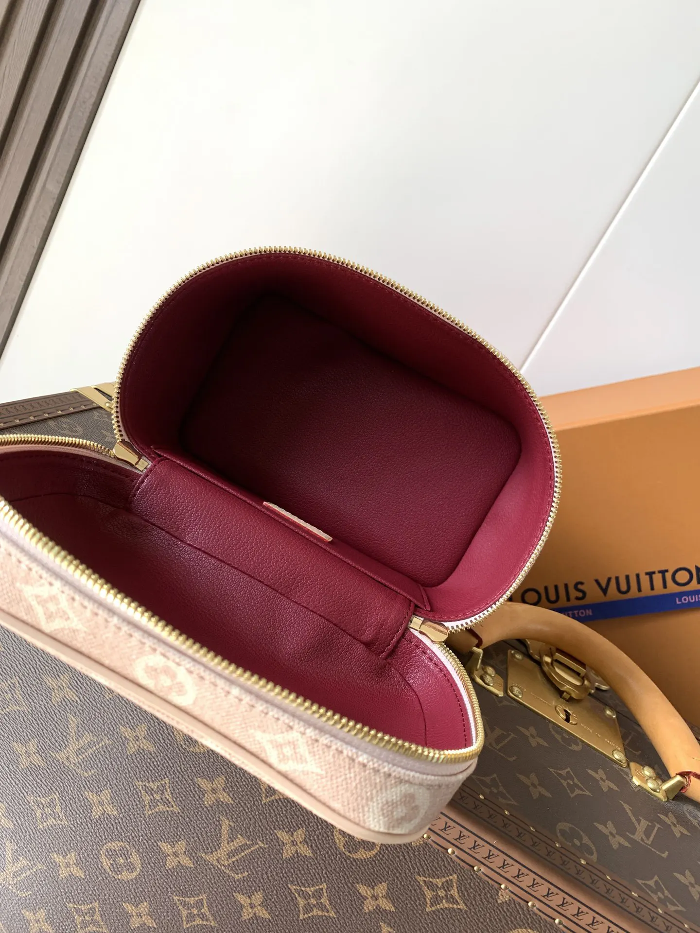 LV 牛皮 Nice 迷你 化妝包 便携收納款