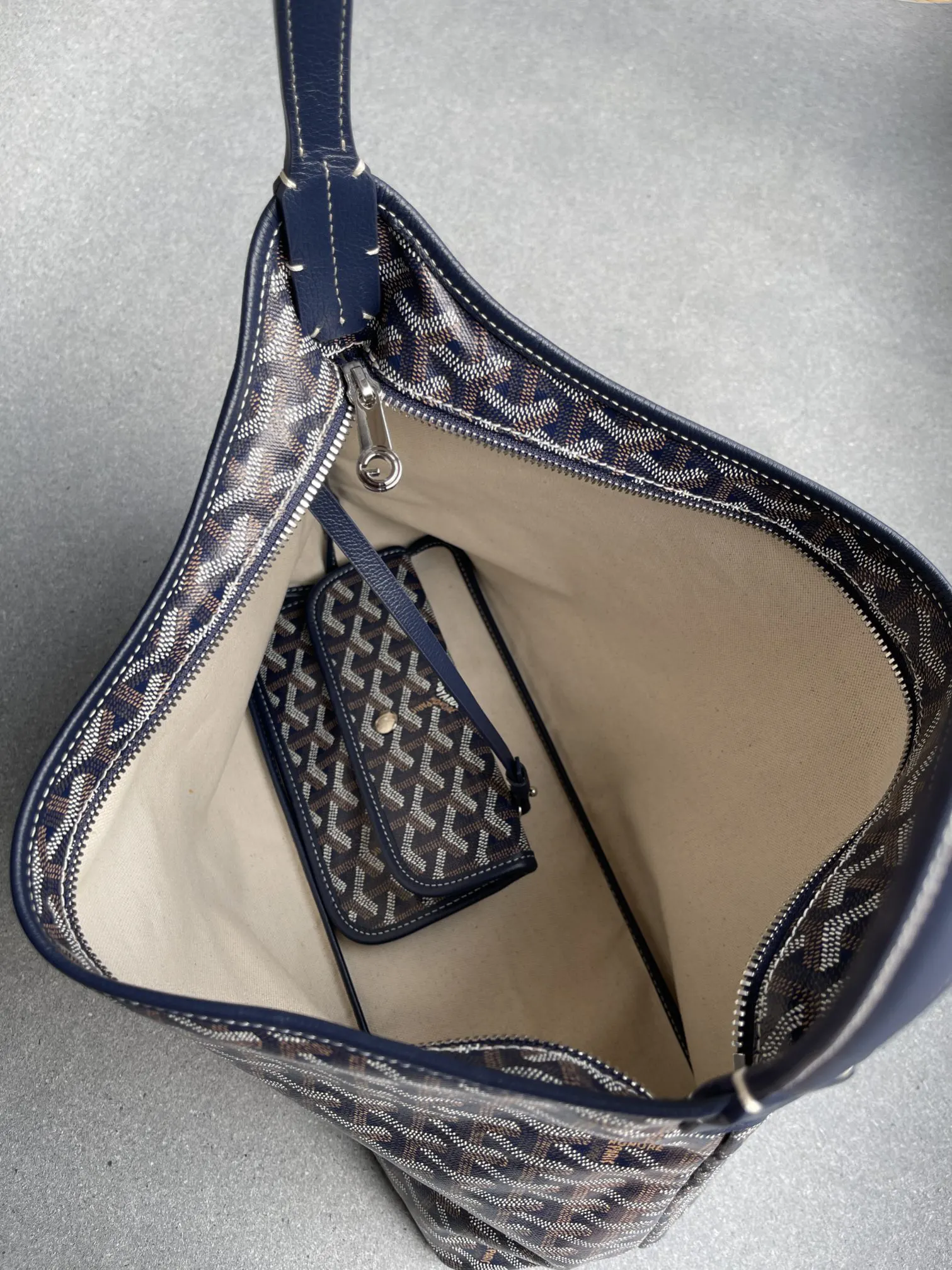 Goyard Black Brown Hobo Shoulder Bag Vintage Leather