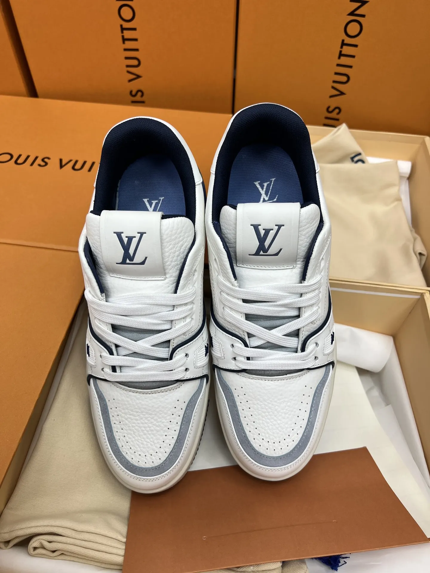 Louis Vuitton 运动鞋