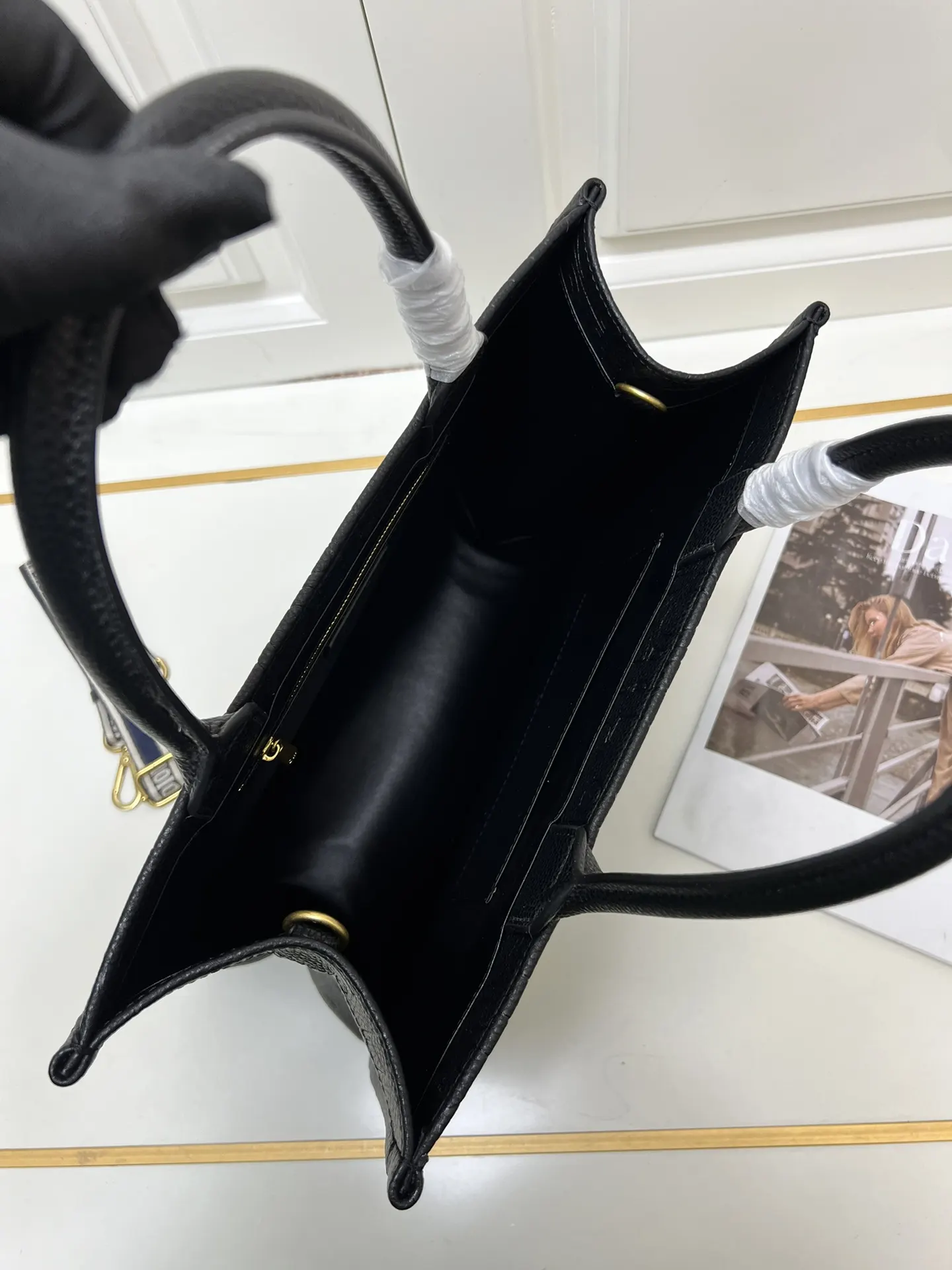 Dior 酒紅 托特包 大容量托特款(數字9) Dior 酒紅 托特包 大容量托特款(數字9)