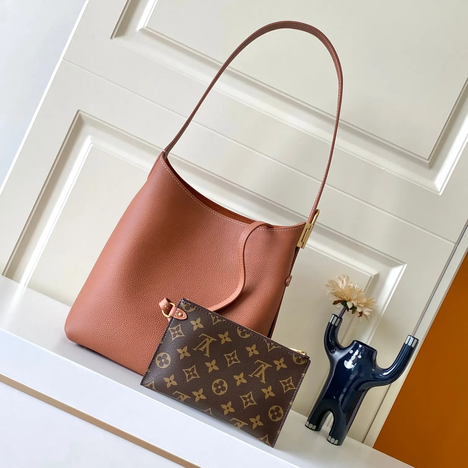 Louis Vuitton M25354 棕色 单肩包