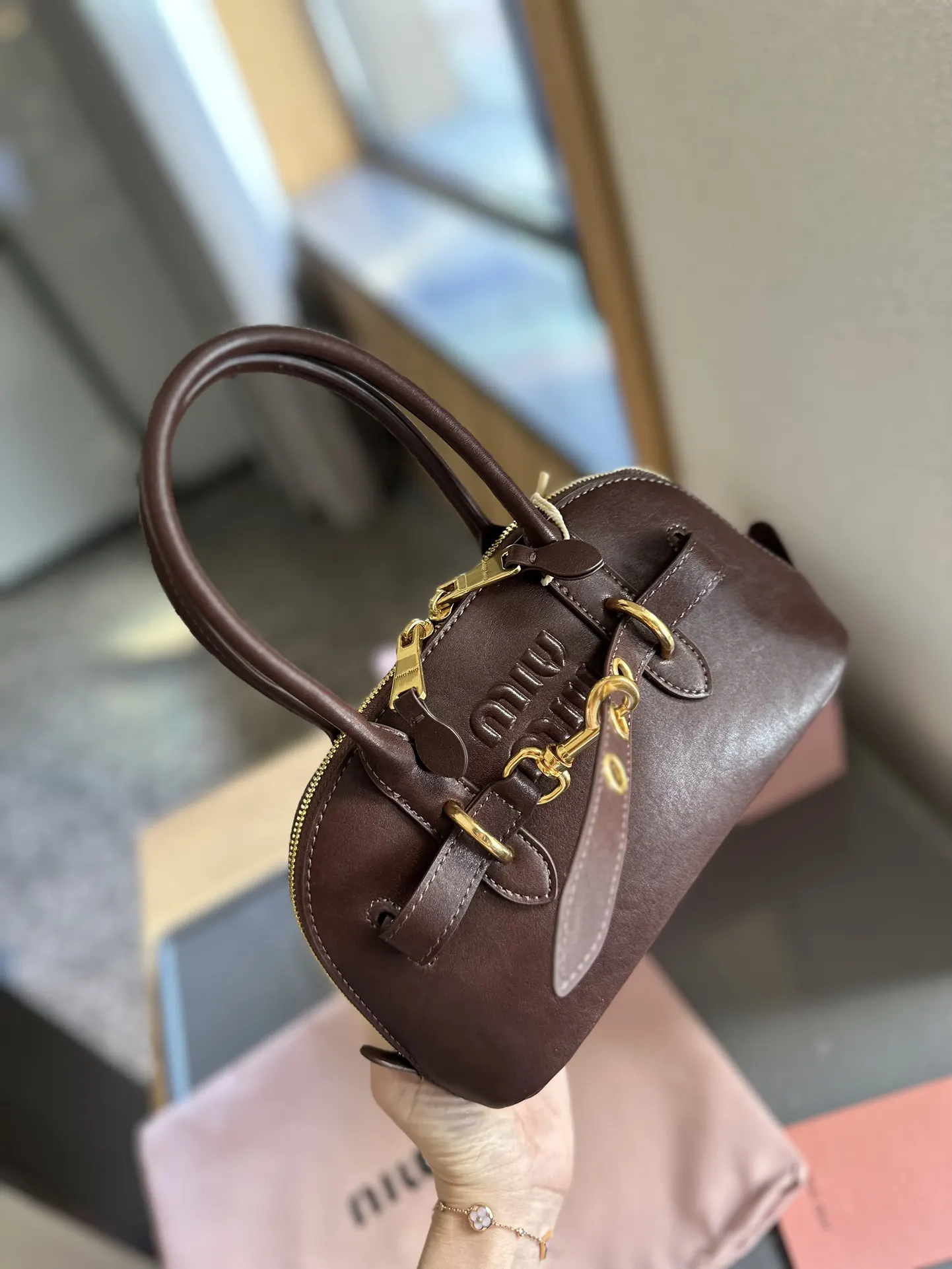 Miu MiuMiu 通勤人必备 包 手提包 通勤手提款