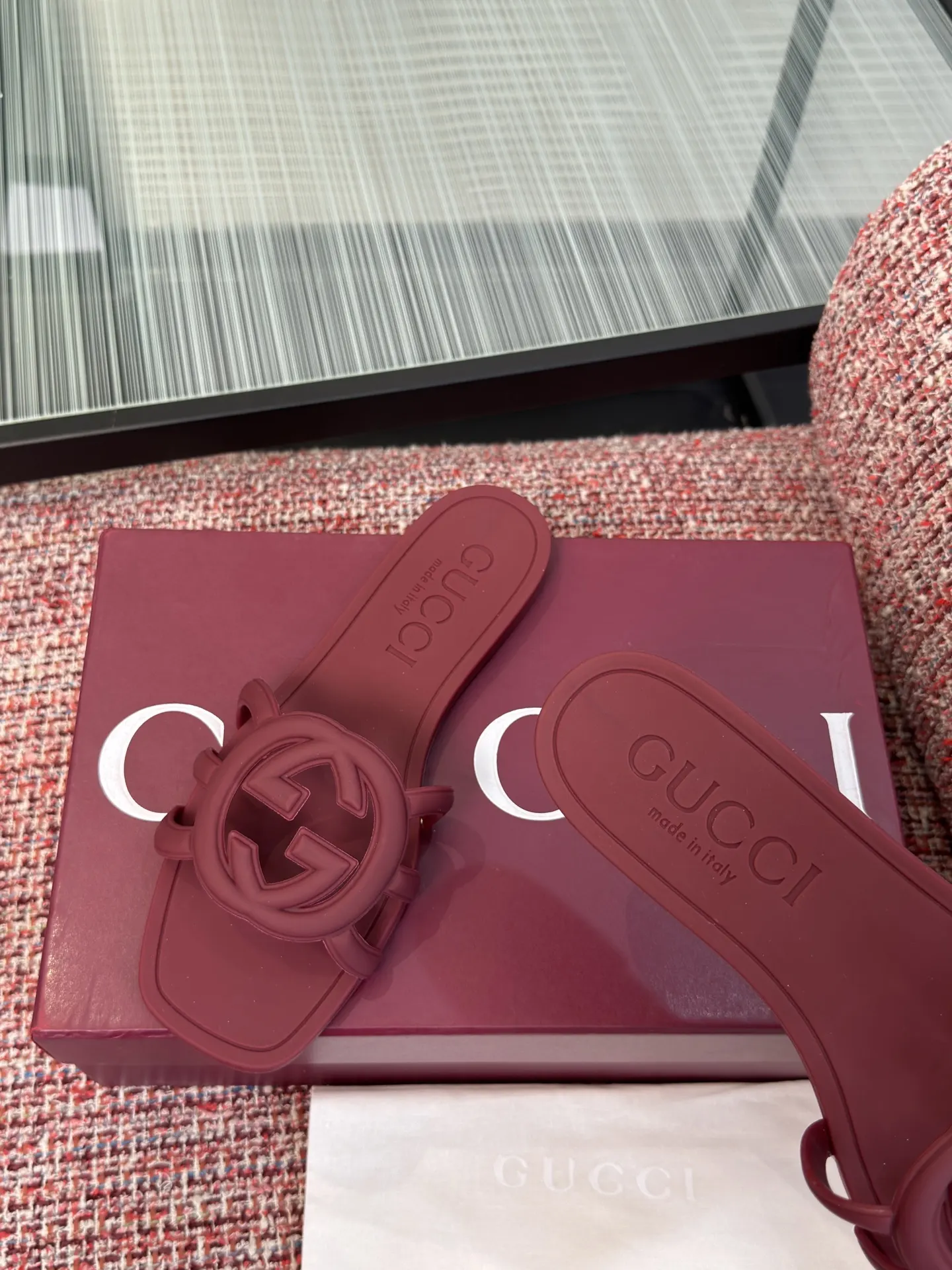 Gucci Interlocking G 酒红色凉拖 休闲款