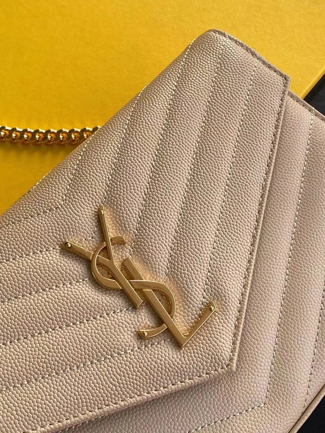 Chain Bag Leather