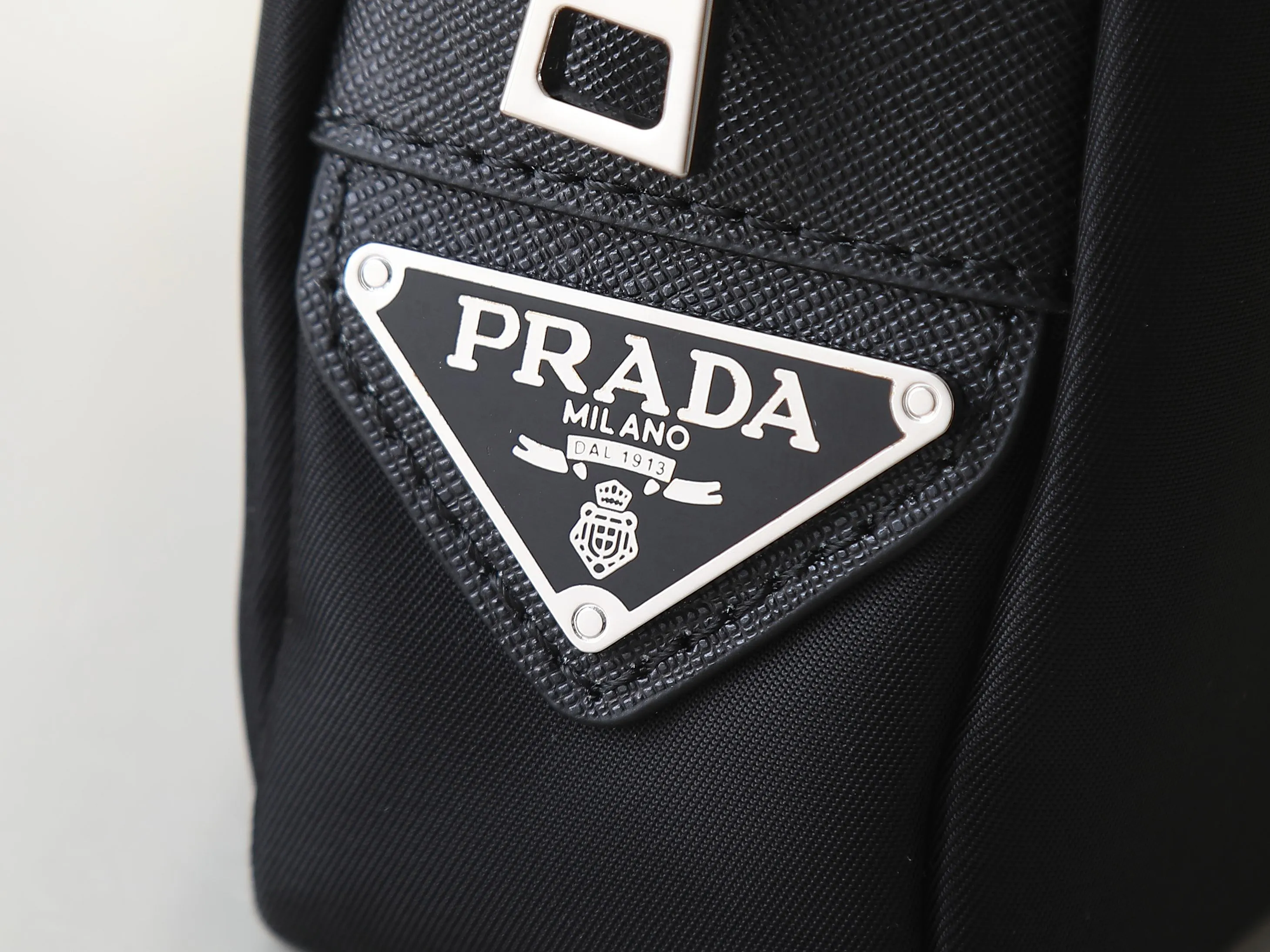 Prada 精美手工 手拿包 精致手拿款