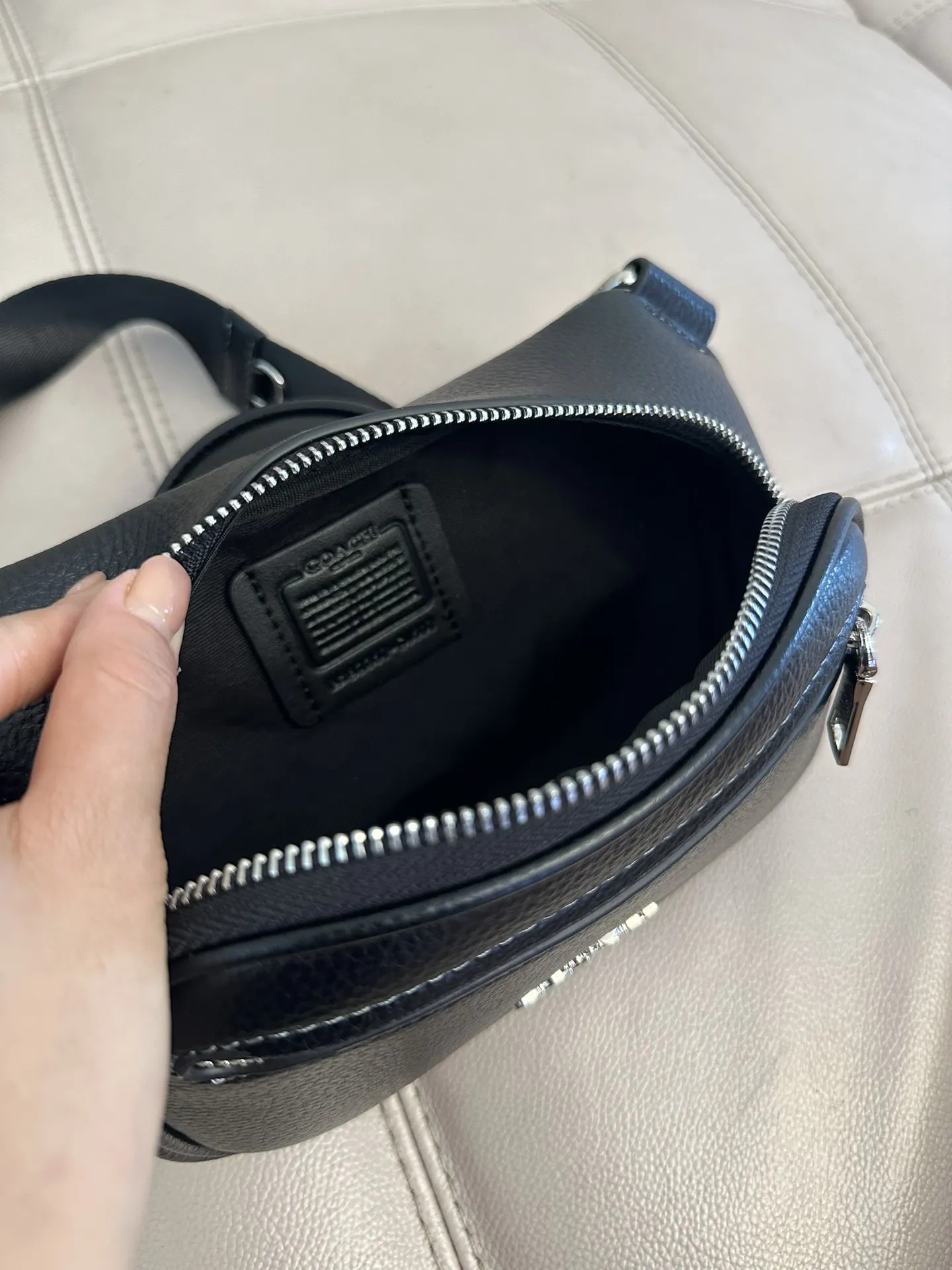 Coach 牛皮 黑色花纹 腰包 休閒腰包款