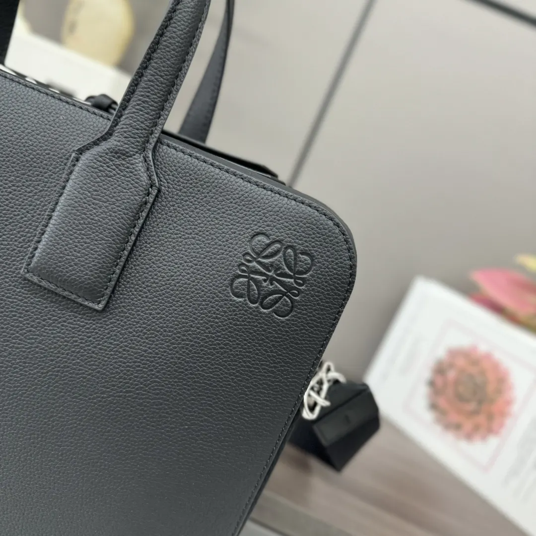 牛皮 LO℮w℮ 柔软粒面牛皮革Goya薄款流线型公文包 商務通勤款