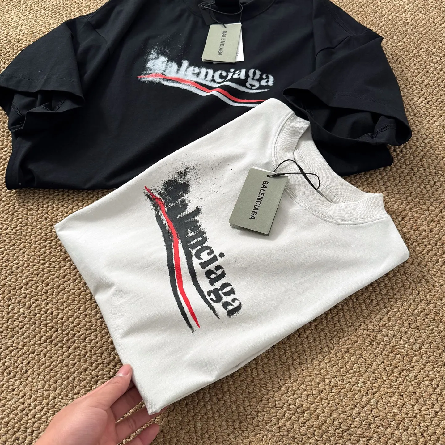 Balenciaga 黑色 短袖T恤(數字8) Balenciaga 黑色 短袖T恤(數字8)