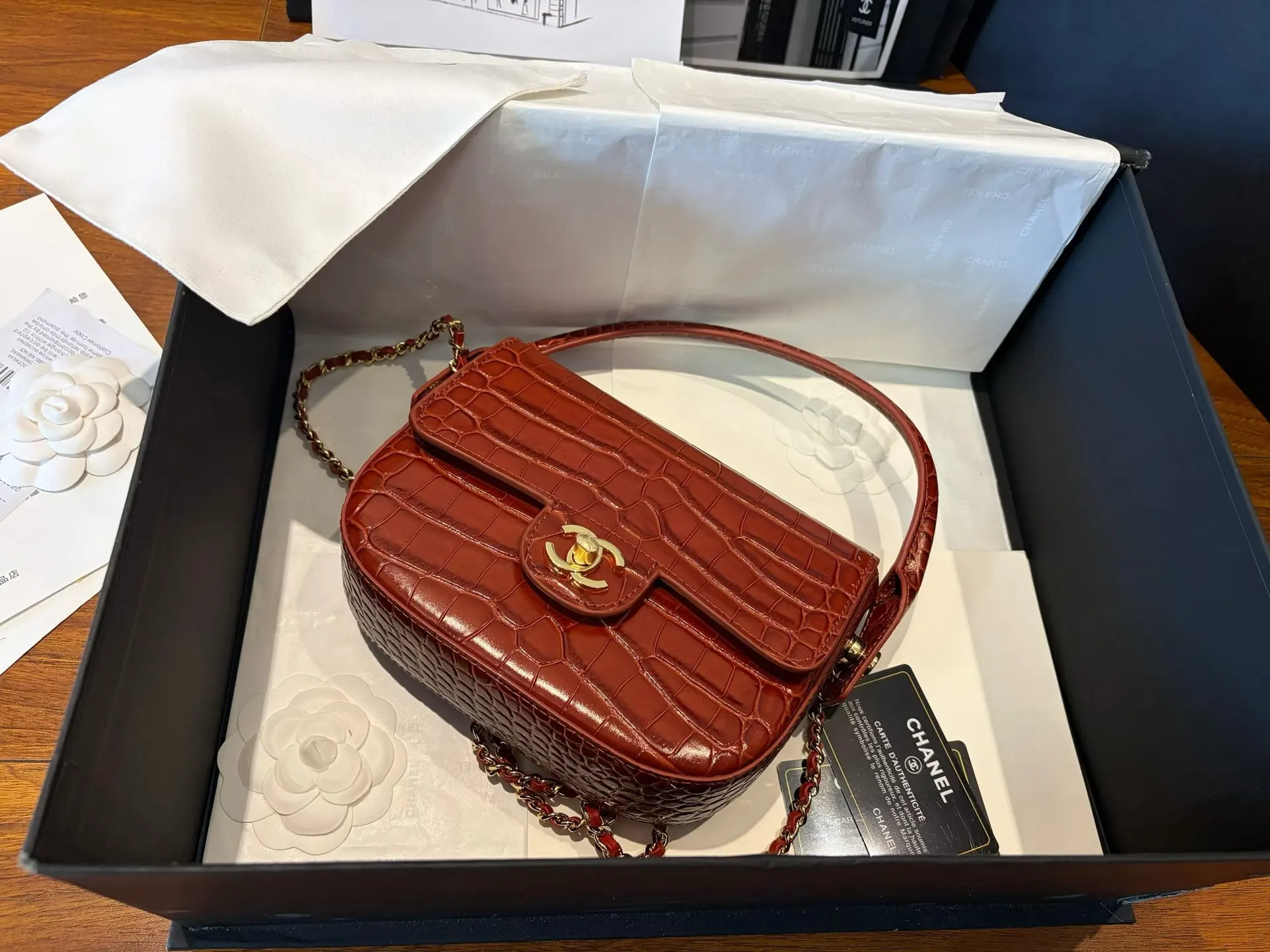 Red Gold Hobo Shoulder Bag Vintage Leather