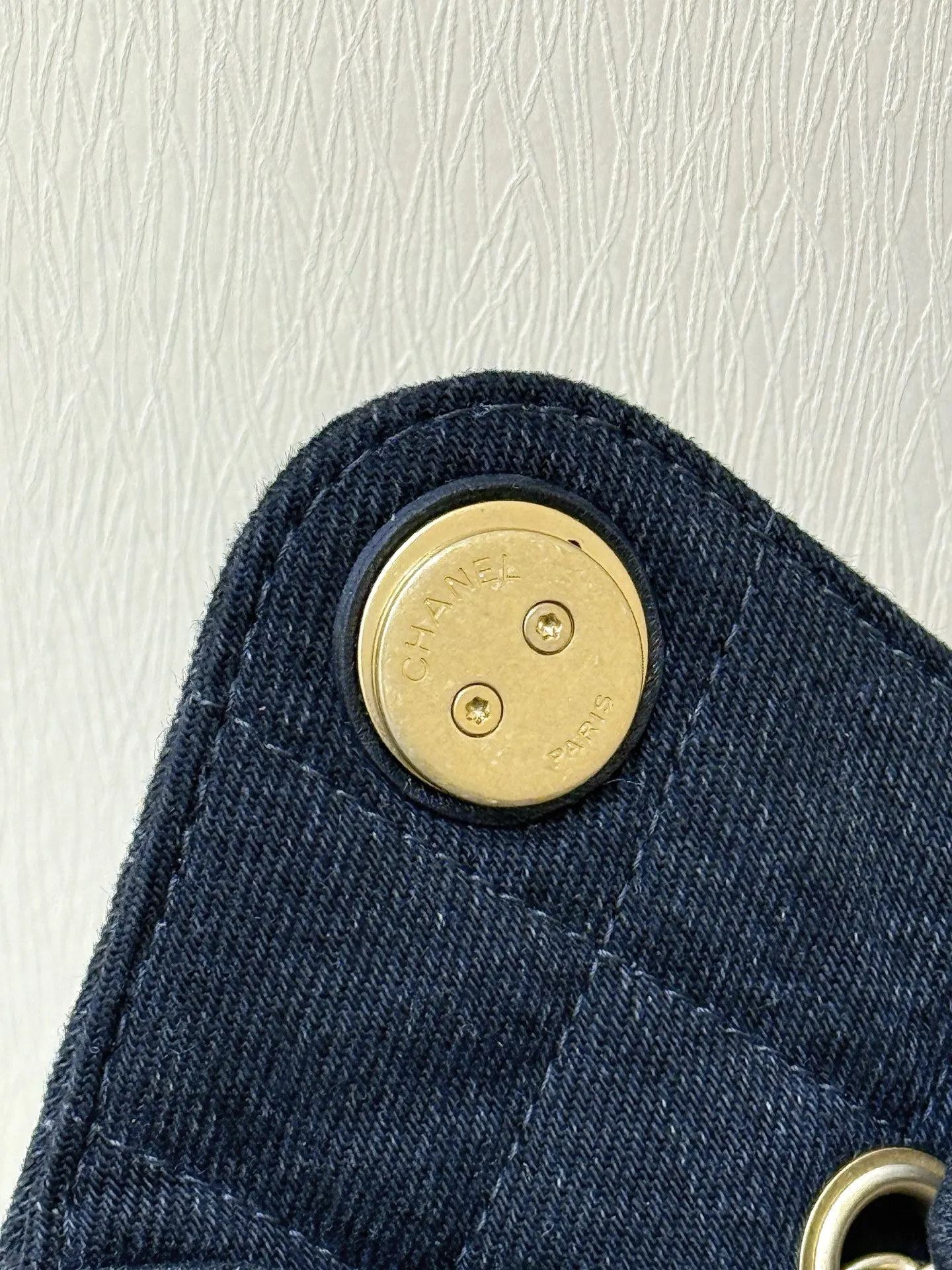 黑色 牛仔 丹宁 色 软软的菱格纹透着细腻肌理 复古又随性 腋下包 复古腋下背款