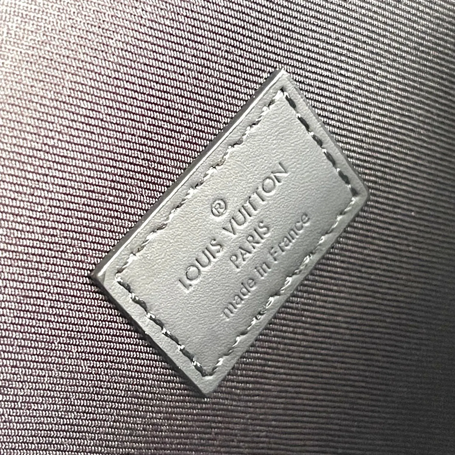 Mo可调节肩带 便于背携 鏈條包 精致鏈條款