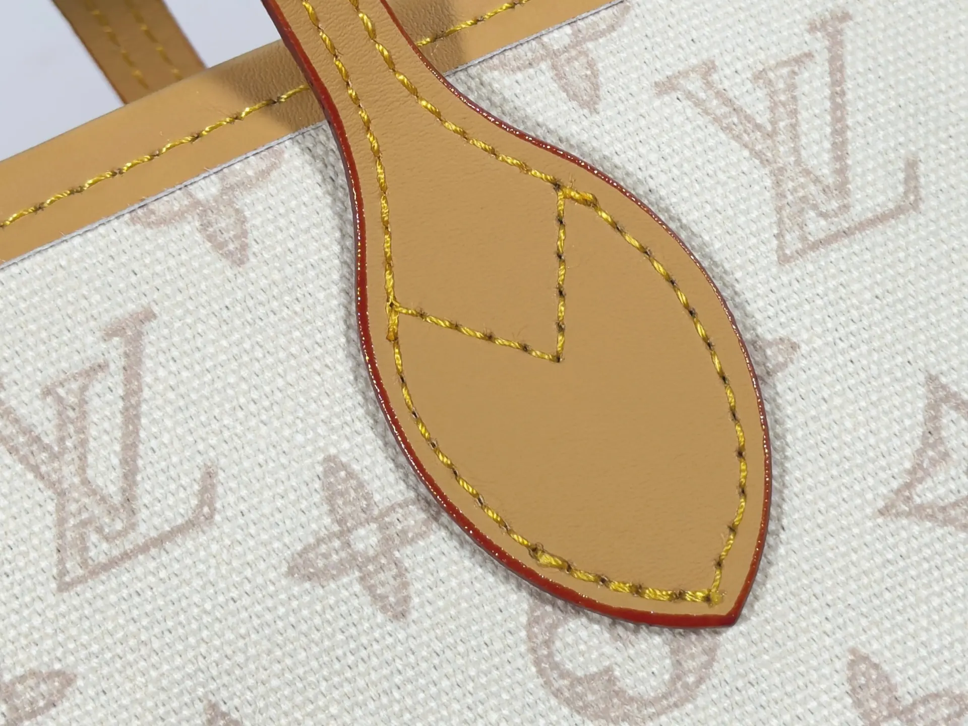 LV Neverfull 帆布 手拿包 精致手拿款