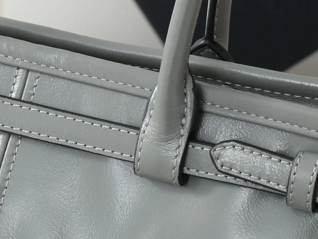 PRADA 1BA426 斜挎包 日常通勤款