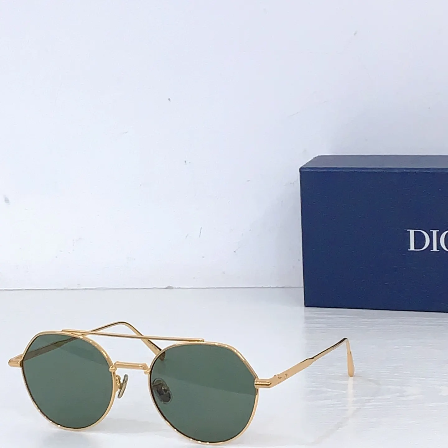 Dior 紫色渐变太阳镜 轻奢遮阳款