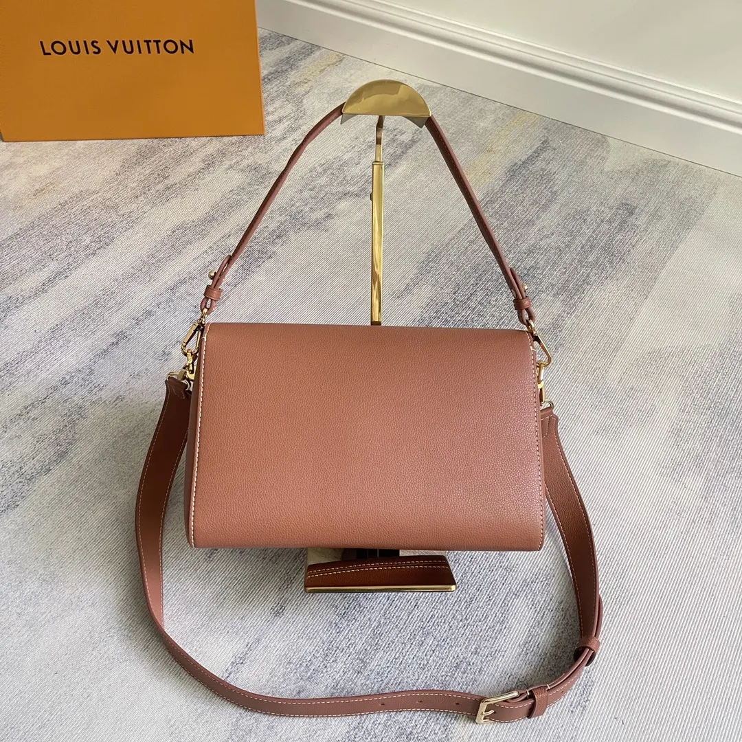 LV 黑色 米白 牛皮 收纳包 旅行收纳款