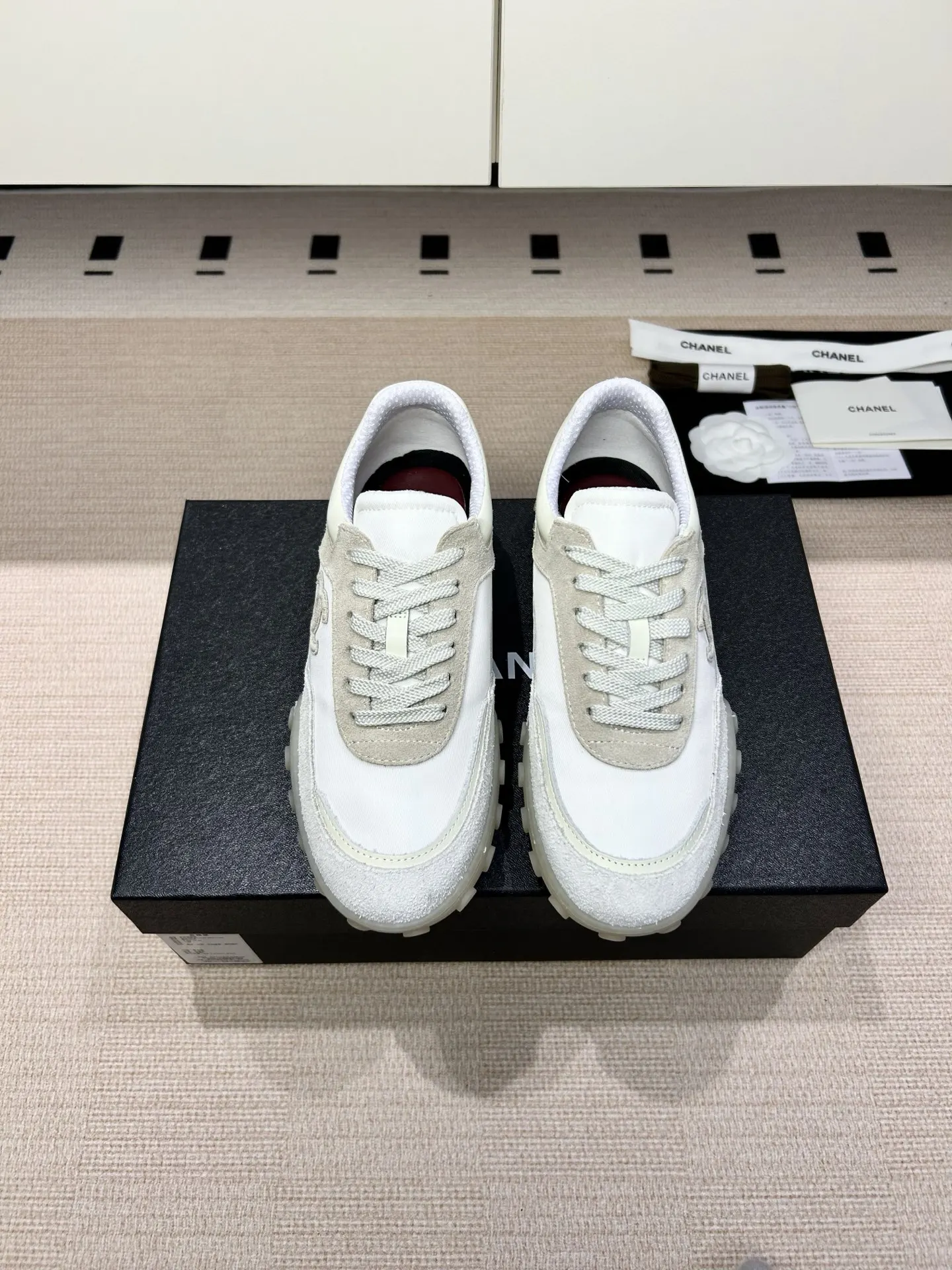 Chanel 白色/红色 皮革 乐福鞋